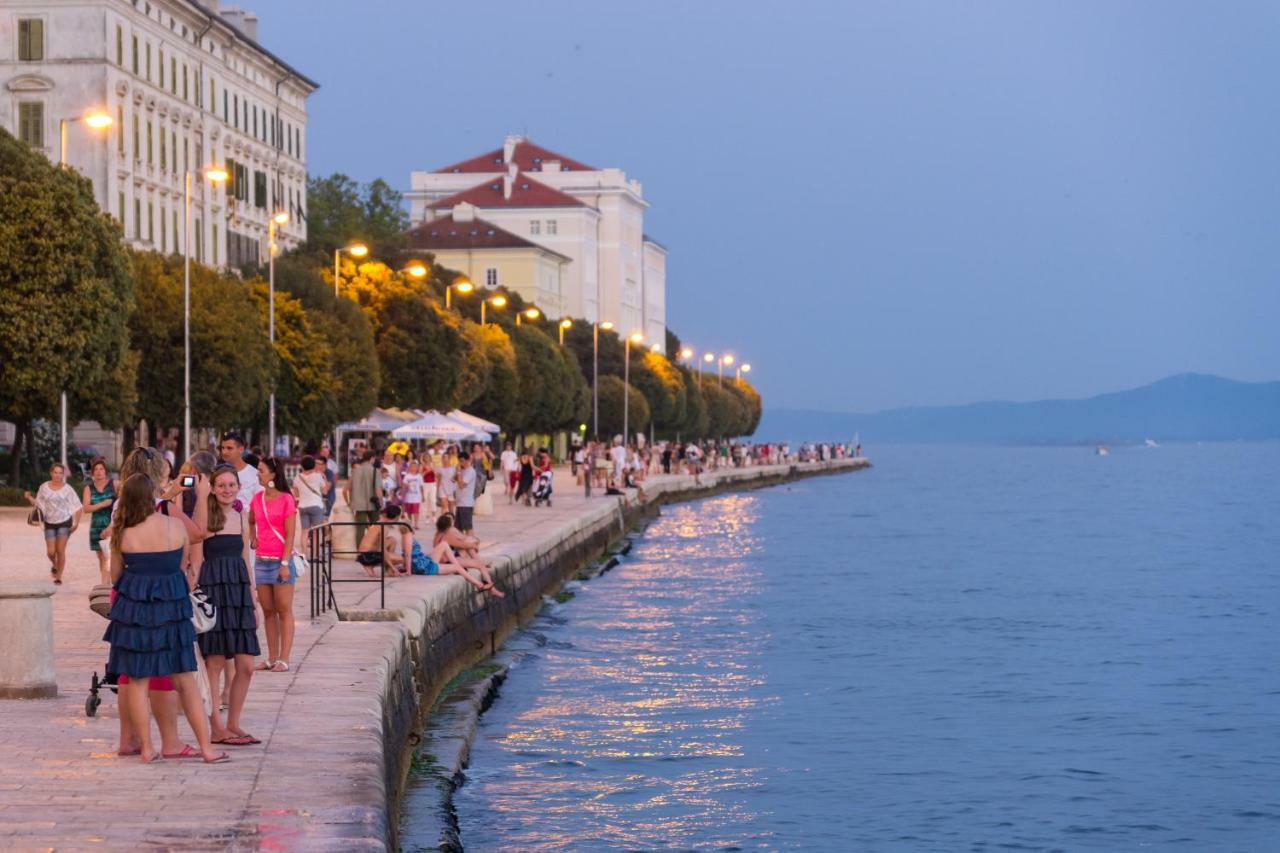 Lara Apartman *