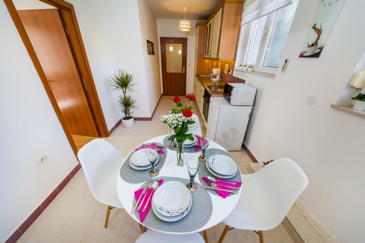 Lara Apartman